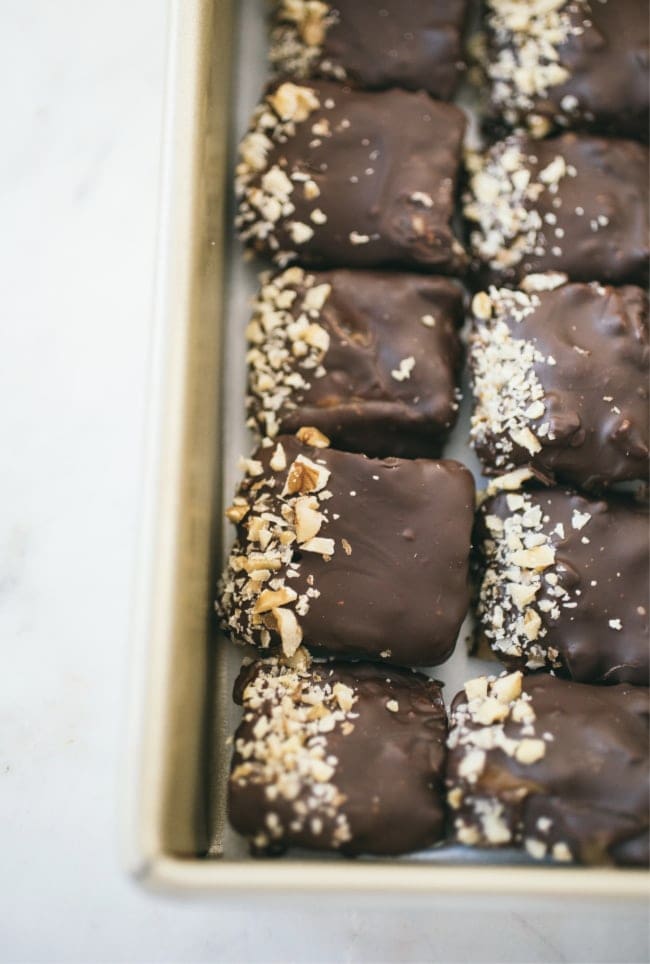 chocolate walnut shortbread bites